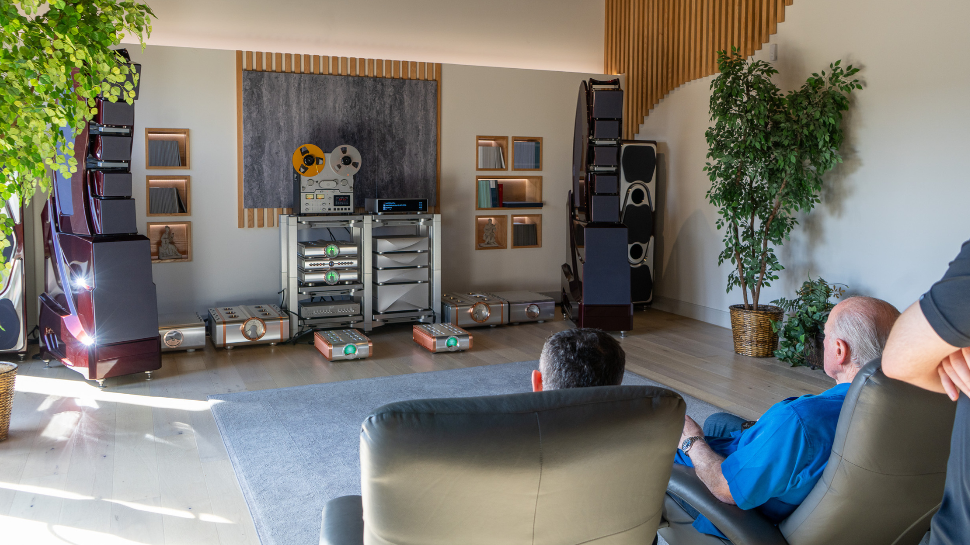 Dan D'Agostino listening to Momentum Z on WAMM System at LMC Home Entertainment Scottsdale