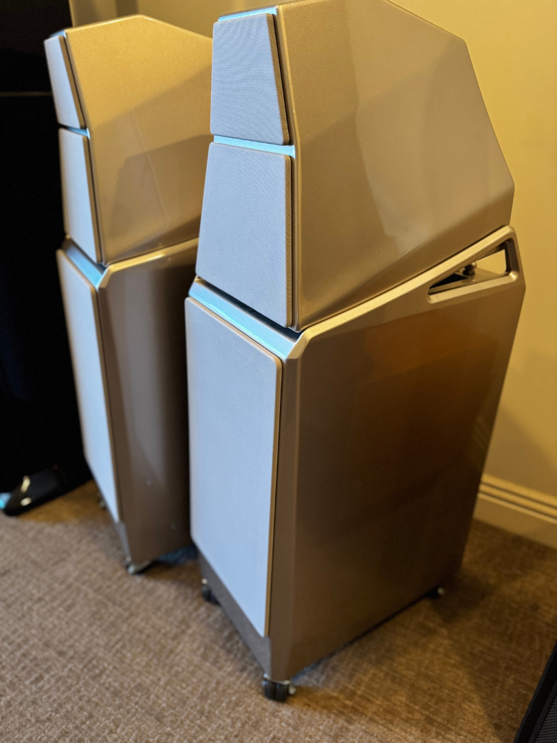 Wilson Audio Sasha DAW in Quartz finish, rear cabinet detail, LMC Scottsdale showroom